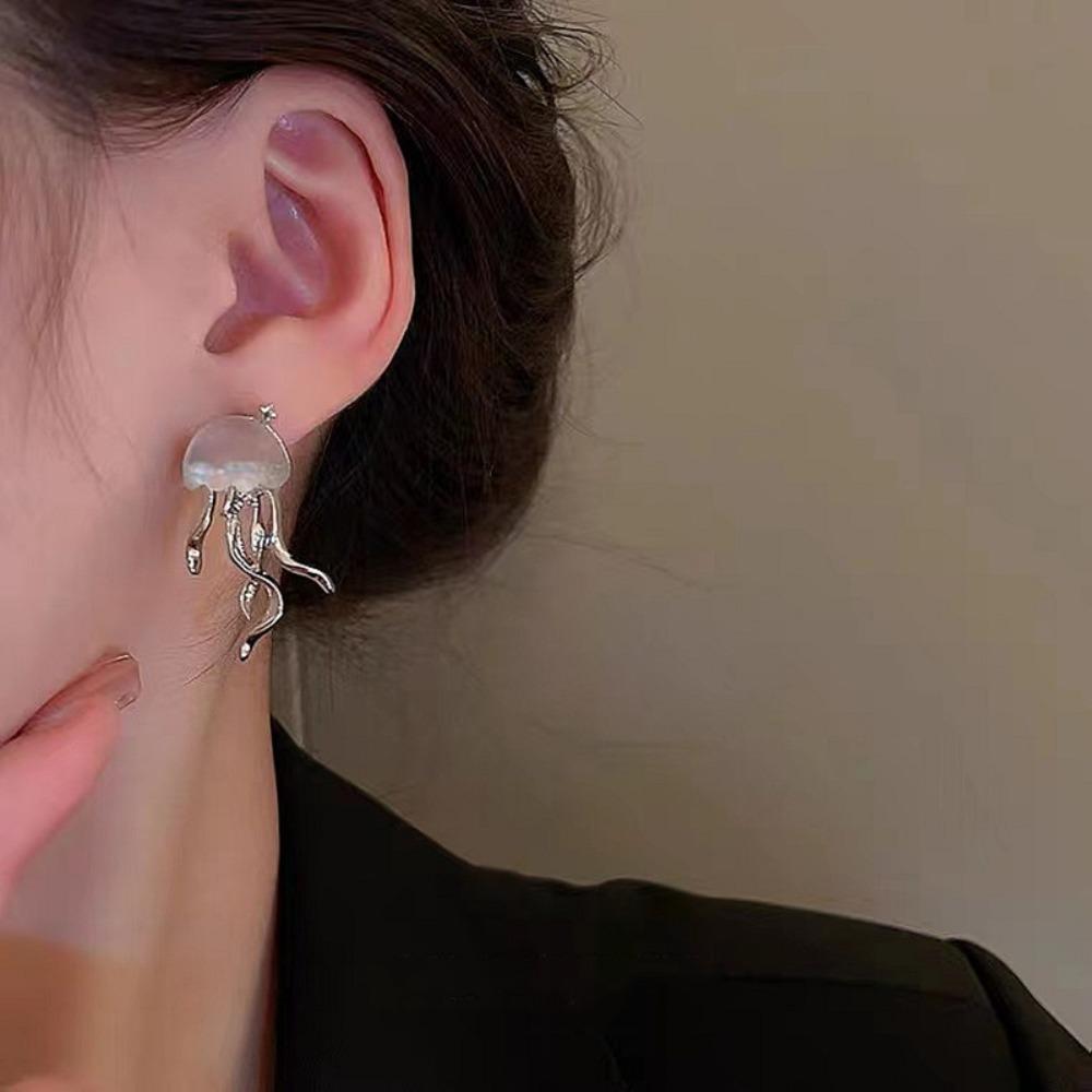 Fashion Creative Sliver Color Frosted Deep-sea Jellyfish Star Piercing Stud Earrings for Women Korean Personality Jewelry Gifts