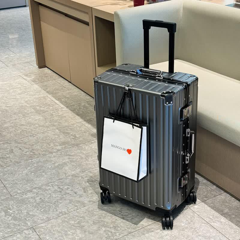 Moncaroni Silver Blade Aluminum Frame Suitcase