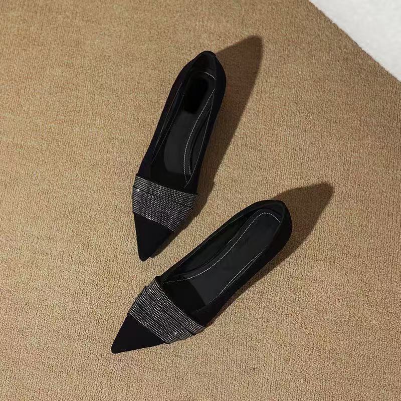 

Осень универсальные матовые с острым носком модный темперамент черные рабочие туфли стразы низкий каблук стразы с мелким вырезом туфли-лодочки женские 35 серебряный