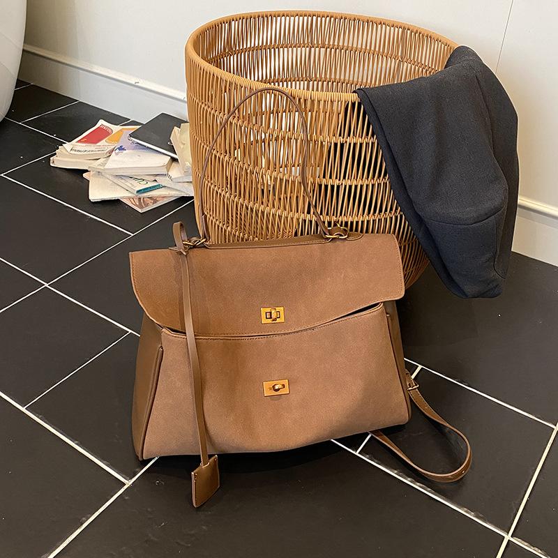 Autumn and winter retro matte bag women's new commuter shoulder messenger bag suede suede portable