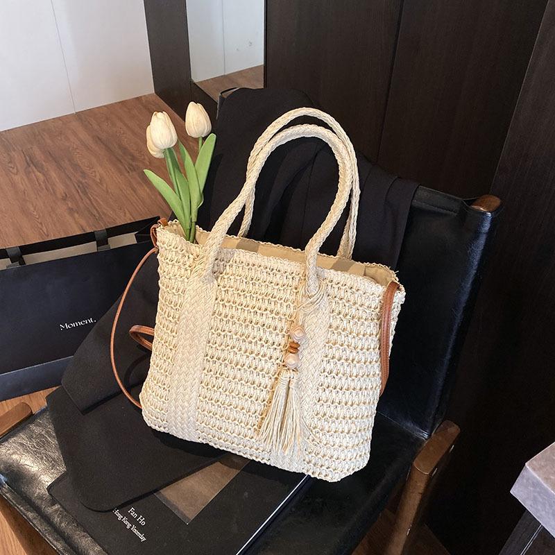 Large Capacity Underarm Bag Women's Bag 2025 New Summer Straw Bag Simple Shoulder Messenger Bag Woven Bag