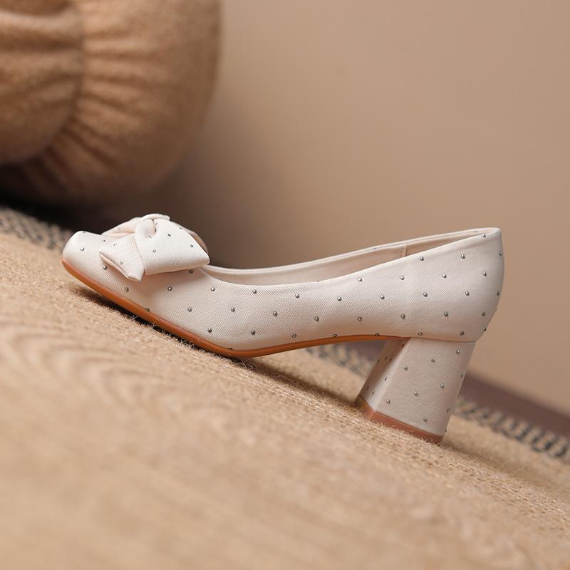 

Оригинальный дизайн шелковый бриллиантовый бант квадратный носок высокий каблук женские туфли на толстом каблуке одинарные туфли бордовый весна и осень 39