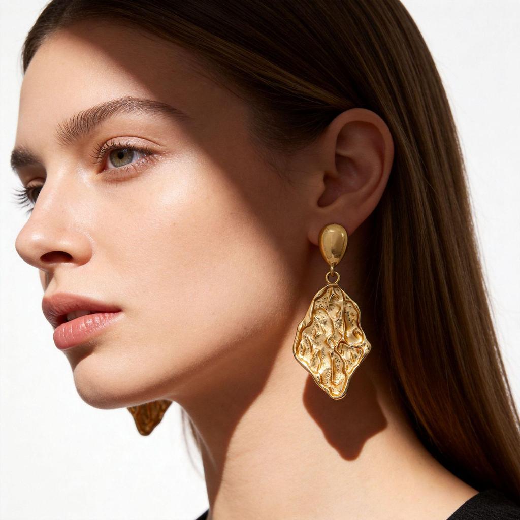 Exaggerated 3D Flower Pearl Earrings: Light Luxury, High-End Metal Style Studs