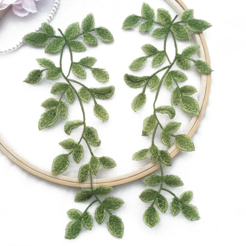 2pcs Green Leaf Daisy Flower Embroidered Patches Elegant Clothes Patches Clothing Applique  Sewing
