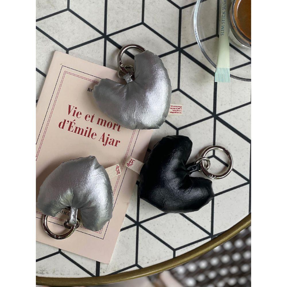 

the 4 girls my darling heart keyring black