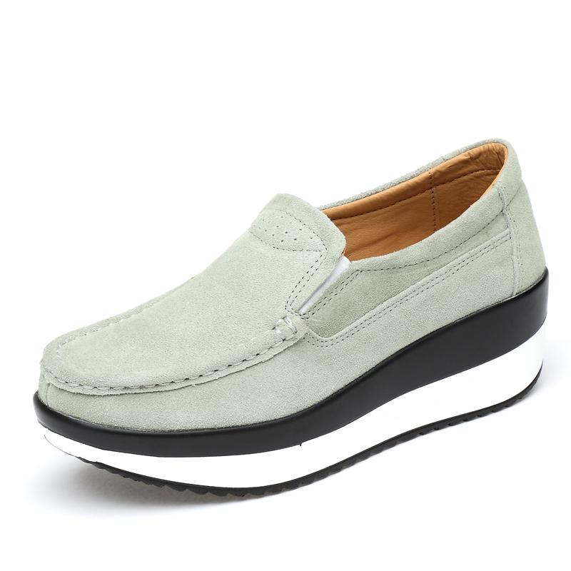 New Women's Leather Flat Casual Sports Shoes Are Light, Comfortable and Fashionable for Walking. Large-sized Loafers