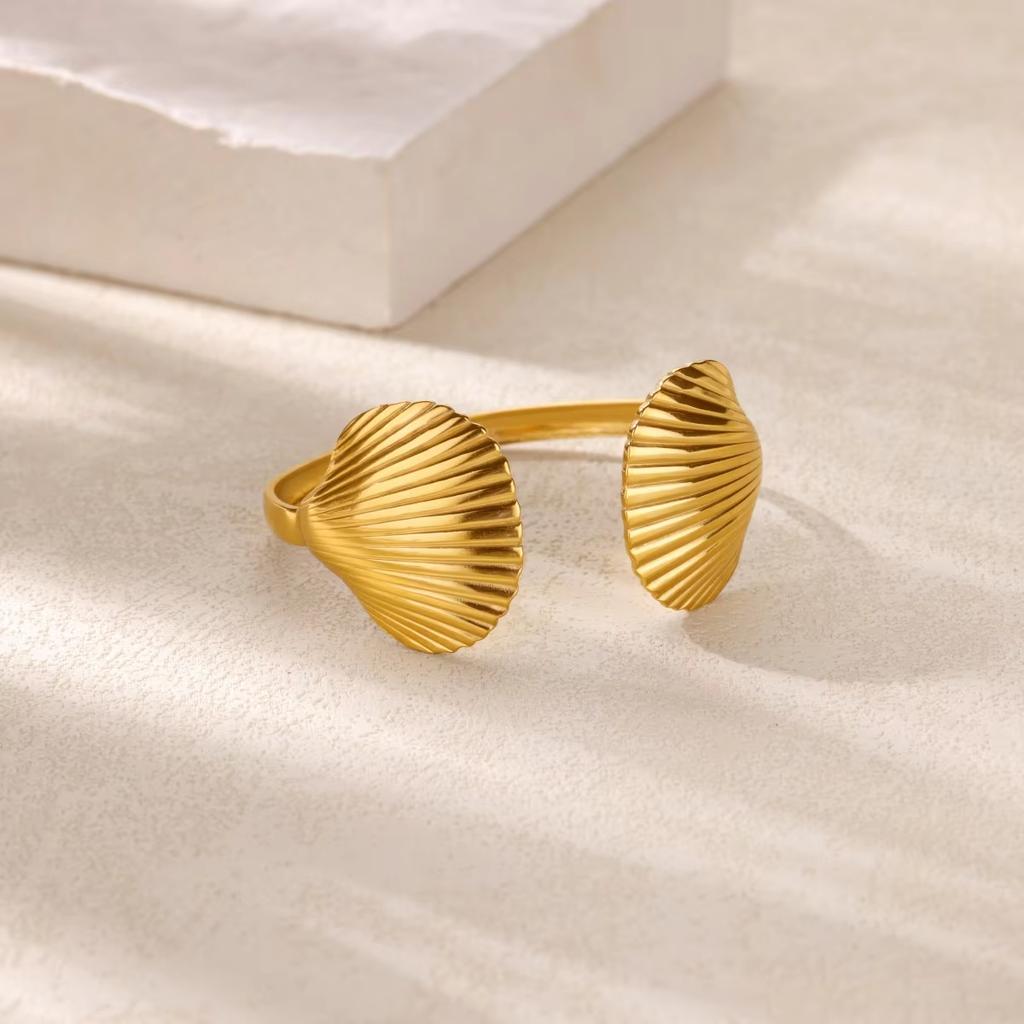 Hugging Stainless Steel Bracelet For Women Gold Color Shell Summer Waterproof Cuff Bangles Bracelets Flower Jewelry Accessories