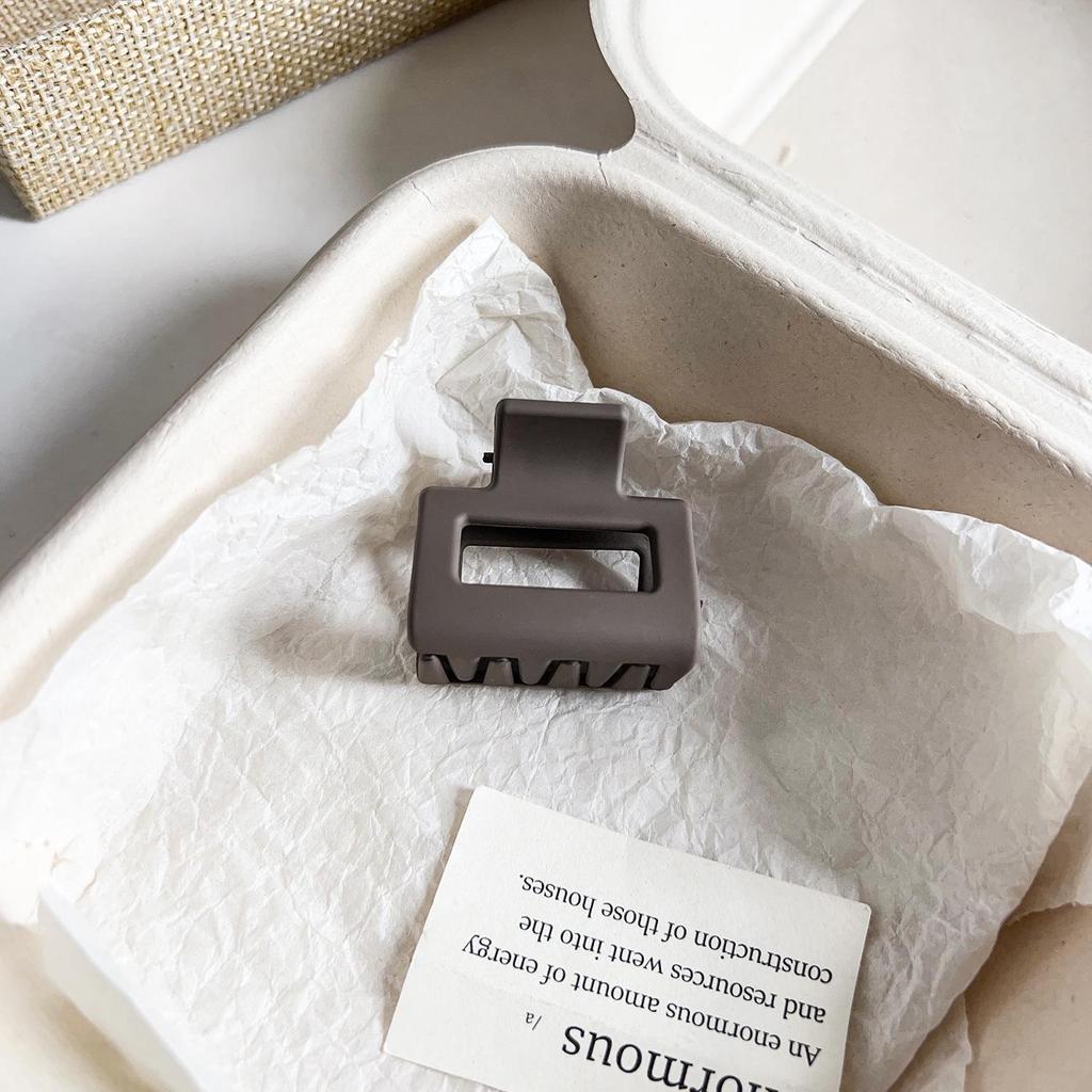 Pince à cheveux polyvalente en forme de requin floral givré pour queues de cheval et coiffures à moitié nouées