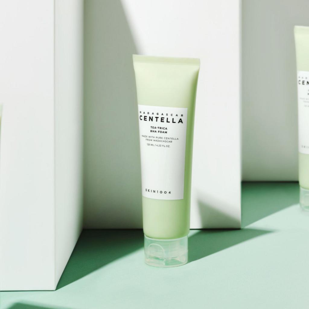 Skin1004 Madagascar Centella Tea-Trica BHA Foam Deep Cleansing Facial Cleanser 125ml