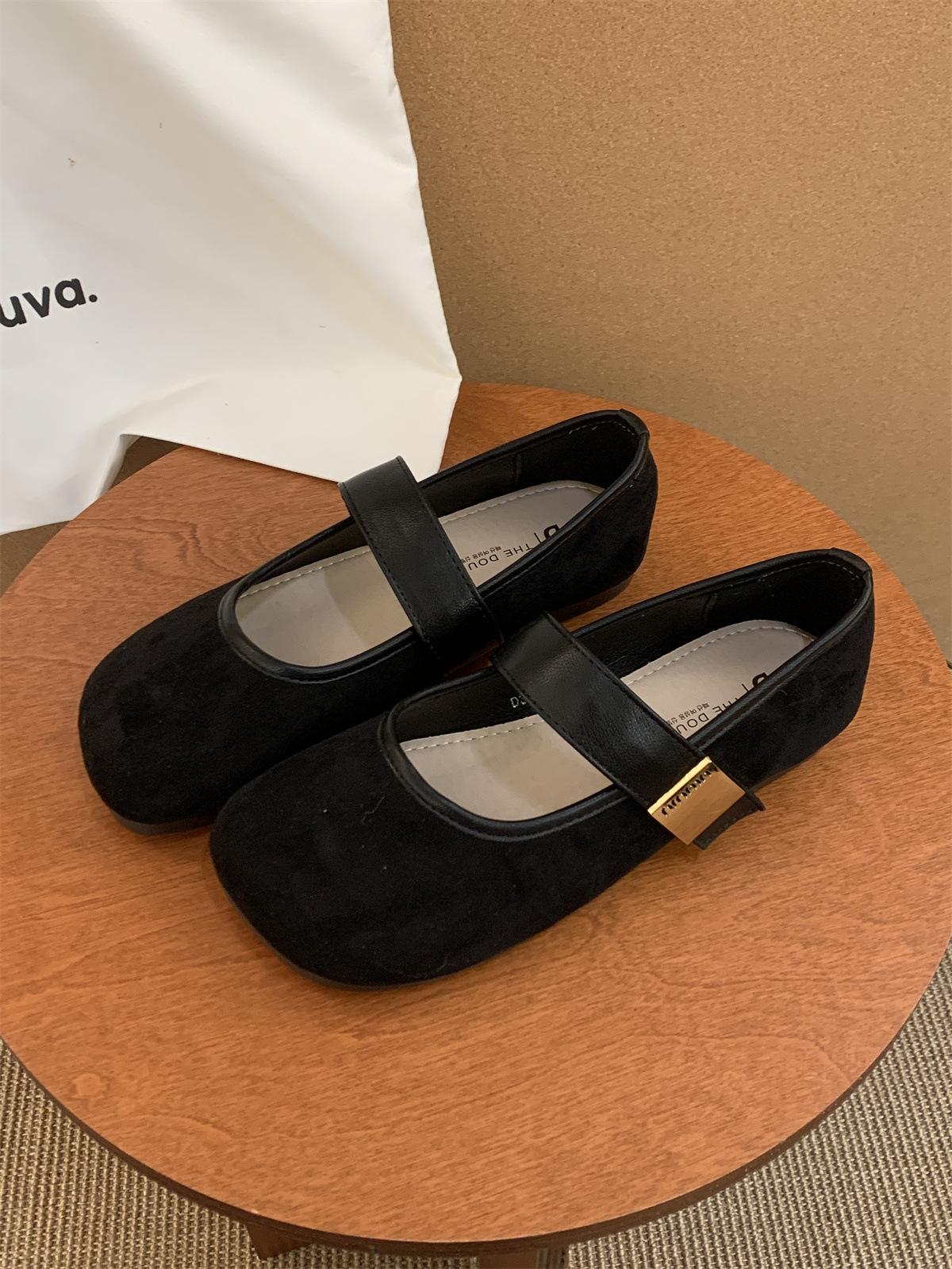 

French gentle shallow mouth single shoes female Internet celebrity thin small fragrant style light versatile soft sole pedal bean shoes 40 чёрный