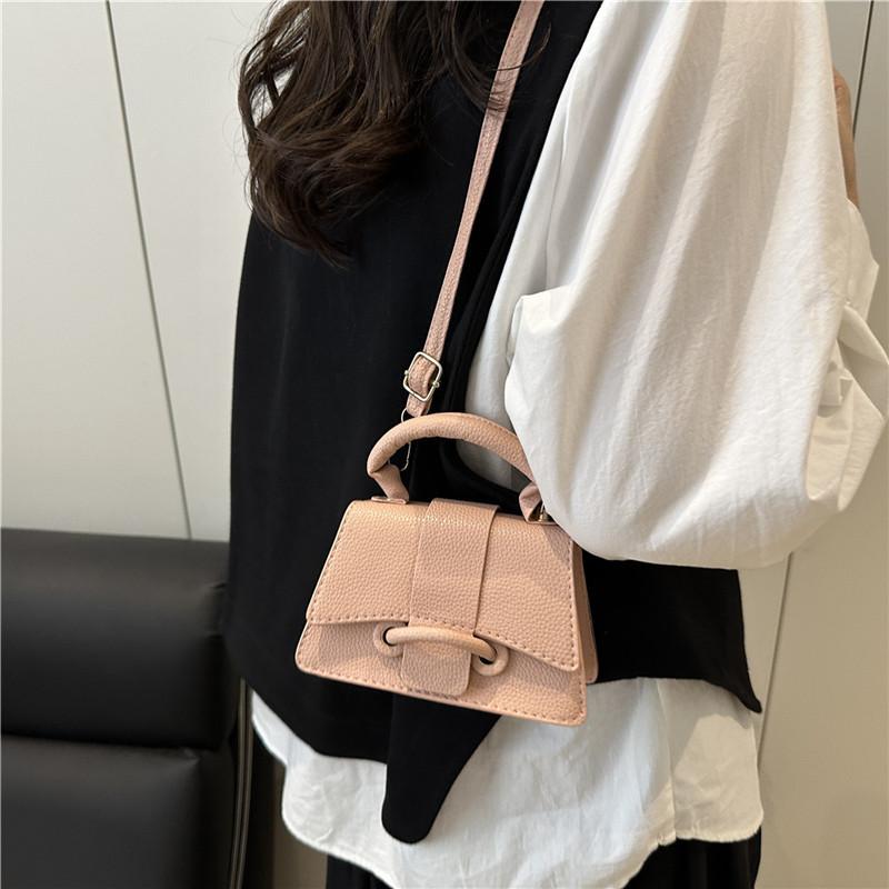 Solid color simple temperament handbag 2025 summer new versatile ins shoulder messenger bag small square bag Korean version of women