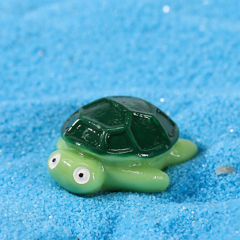 Beach Scene Miniature Set: Marine Animal Ornaments – Shark, Dolphin, Turtle, Whale for DIY Fish Tanks.