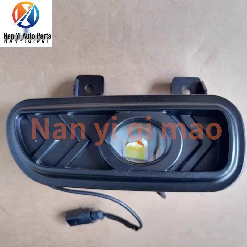 Fog Light Headlight for Mercedes-Benz AXOR Truck Fire Truck (Part Numbers: A9408200156, 9408200056)