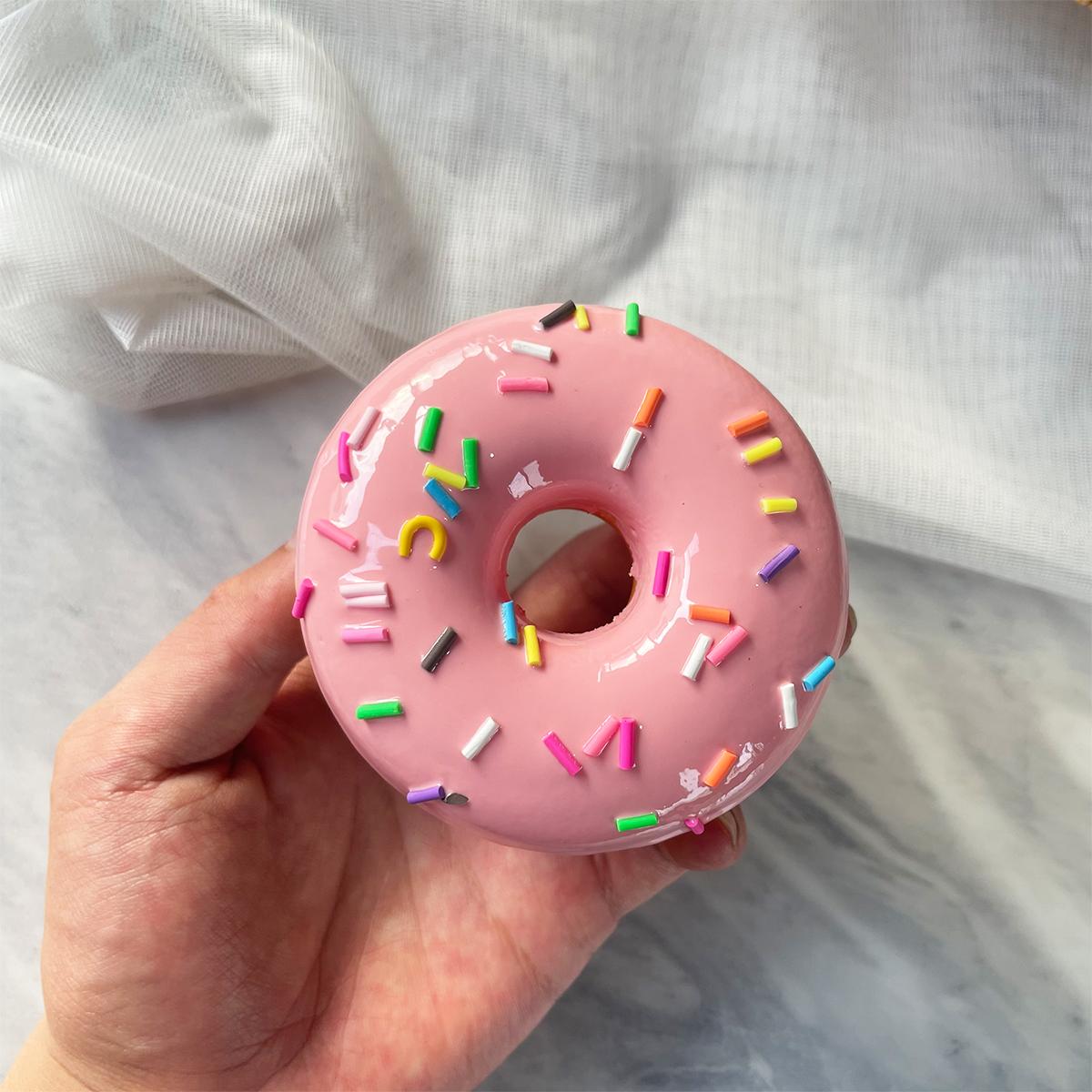 

1PC artificial donut collection, multiple styles of donut model ornaments, dessert shop decoration ornaments світло-зелений колір