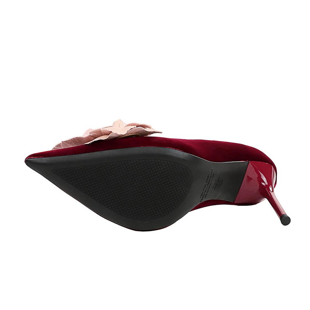 Sapatos de salto alto para banquete com salto fino e acabamento em camurça. Sapatos femininos de bico fino e bico fino, com blocos de cores e formato de flor