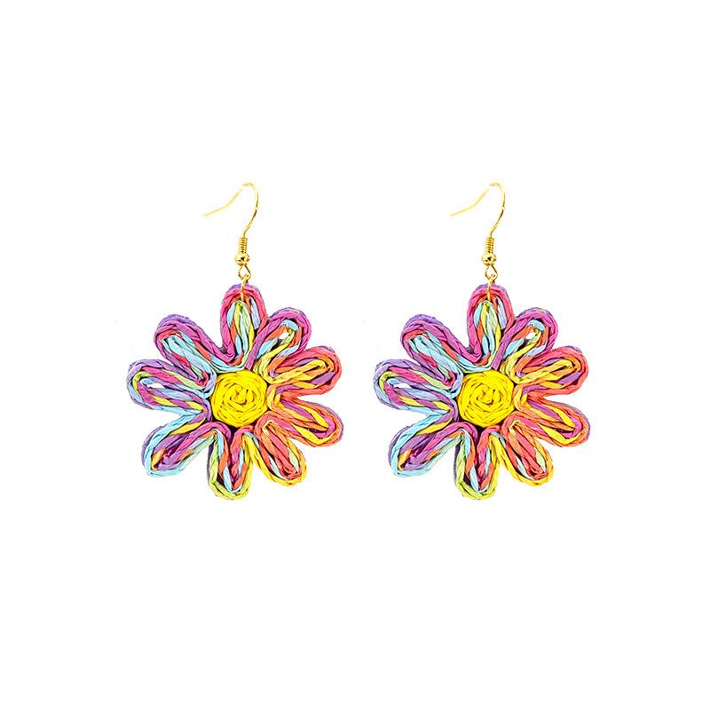 Summer Hand-Woven Small Daisy Earrings, Bohemian Beach Resort Wind Raffia Contrasting Flower Earrings