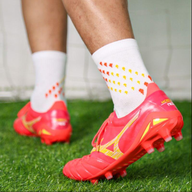 New Mizuno Morelia Neo FG Rubber Long Studs Cushioning Anti Slip And Wear Resistant Soccer Shoes Men's Red Yellow P1GA233064