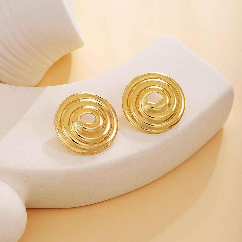 Spiral Maple Leaf Love Hollow Irregular Earrings, Heavy Industry Advanced Sense Metal Style Fashion Temperament Earrings