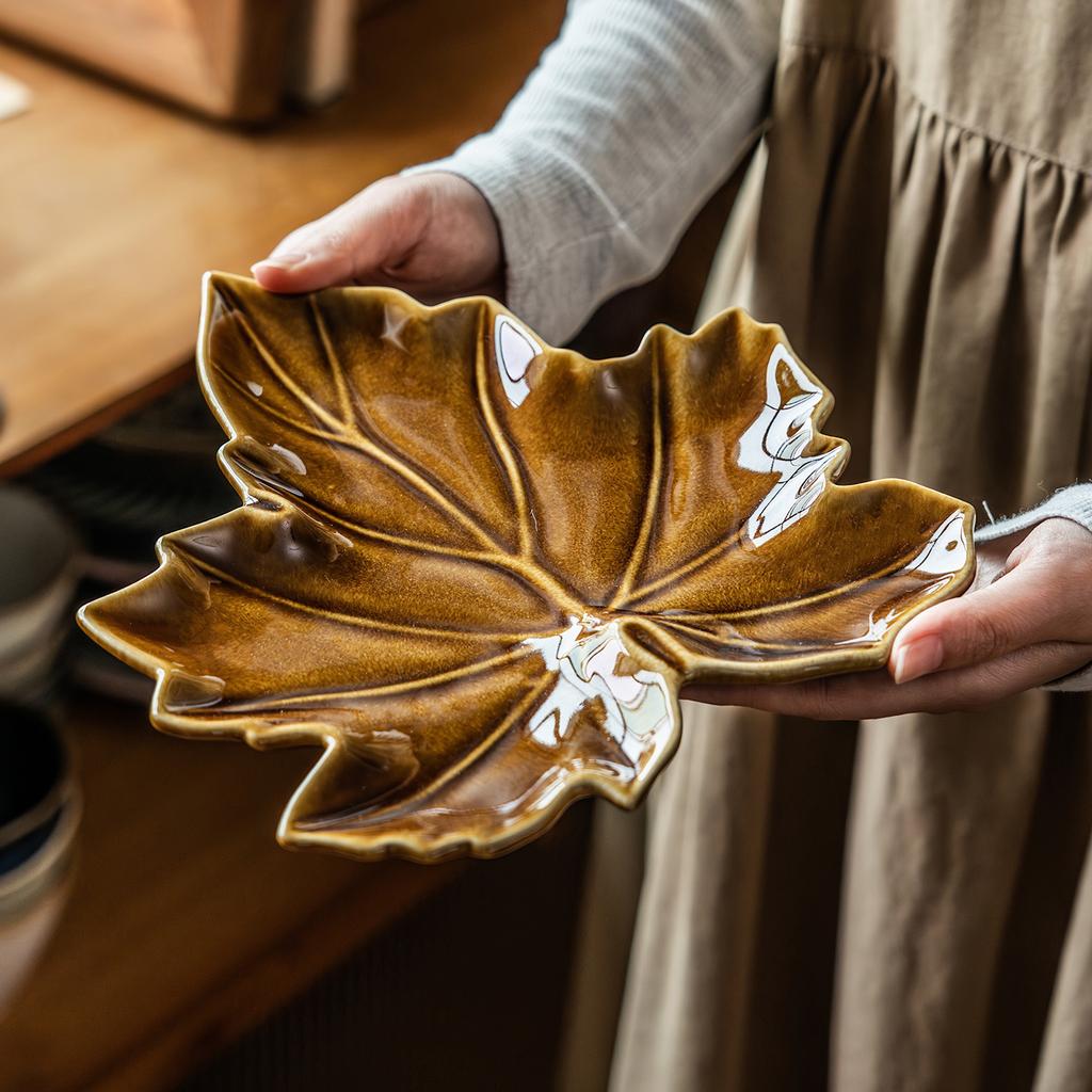 Japanese Retro Maple Leaf Plate Ceramic Plate Home Restaurant Specialty Plate Dim Sum Plate Vegetable Plate Special-Shaped Fruit Plate