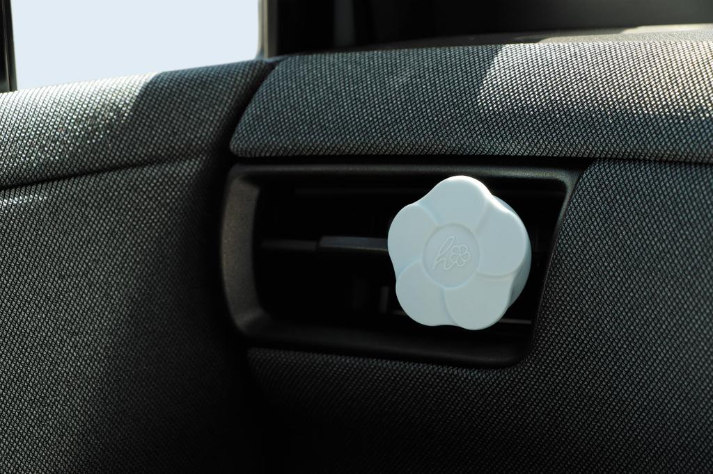 Carmate H1784 Car Hanataba Series, Muguet & Musk Scent, Deodorizing Ingredients, Air Conditioner Clip Type