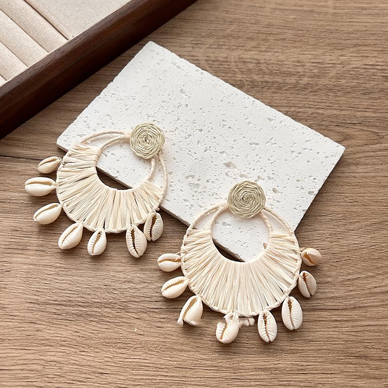 

серьги-подвески из рафии в виде ракушки конха, серьги с атмосферой морского отдыха, нишевые модные универсальные серьги