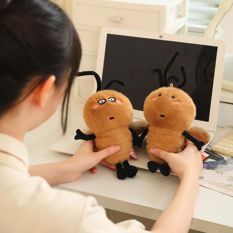 20cm Kakerlaken Plüschpuppe Kawaii Cartoon Ausdrucksstarke Braune Kakerlake Insekt Plüschtier für Jungen und Mädchen Geburtstagsgeschenk