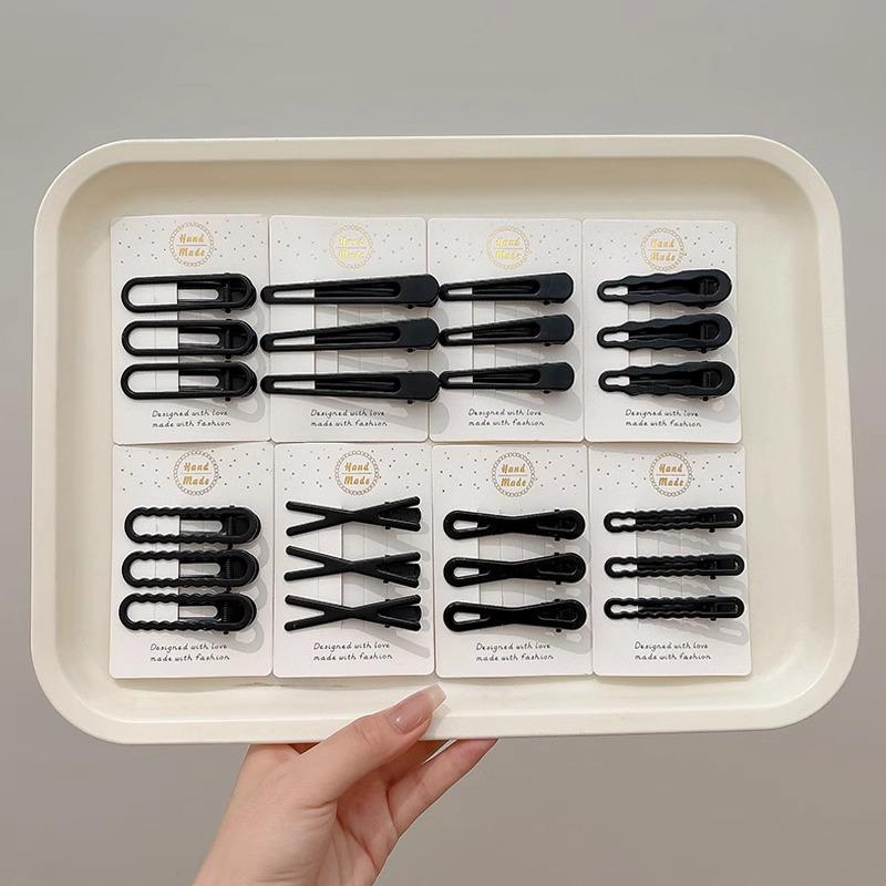 Elegant Black Metal Hair Clip for Women - Forehead, Bangs, Duckbill Style