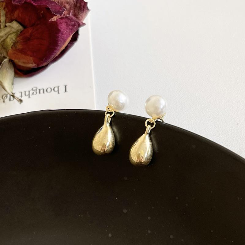 

S silver needle metal high-end cold style stud earrings temperament sweet and cool pearl ear jewelry