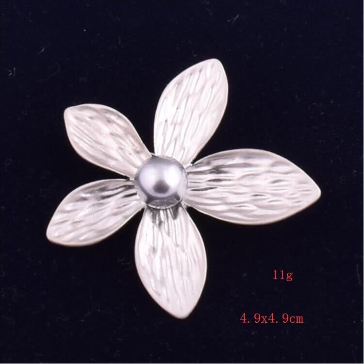 

Высококачественная корейская матовая серебристая брошь-цветок с жемчугом