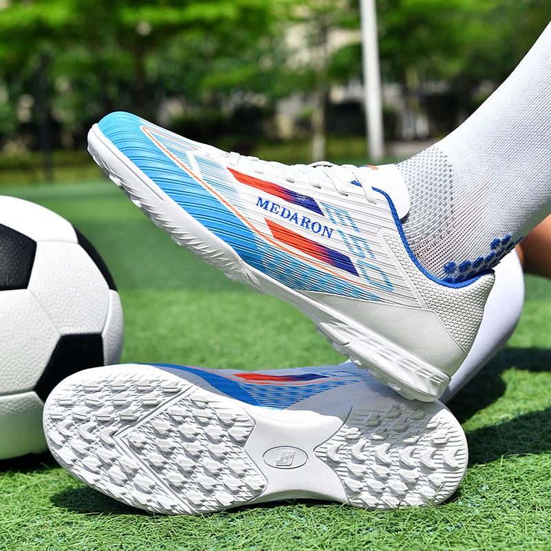 New Men Soccer Shoes Training Professional Outdoor Adult Kids Futsal Football Boots Ultralight TF/FG Sports Shoes High-quality