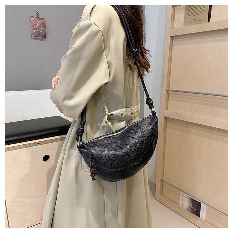 

Кожаная женская сумка ручной работы, первый слой коровьей кожи, сумка через плечо, сумка-мессенджер, сумка-полумесяц, нагрудная сумка, лунная сумка, серия Mori чёрный