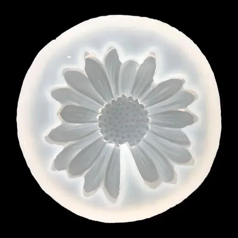 Creative Diy Shape Molds Small Fresh Daisy Flower Mold Sun Silicone Mould Aromatherapy Epoxy Soap Candle DIY Baking Tools