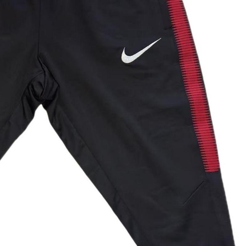 Nike Swoosh Moda Confortevole Morbido Delicato sulla Pelle Pantaloni da Calcio con Lacci Pantaloni da Uomo 902770-013