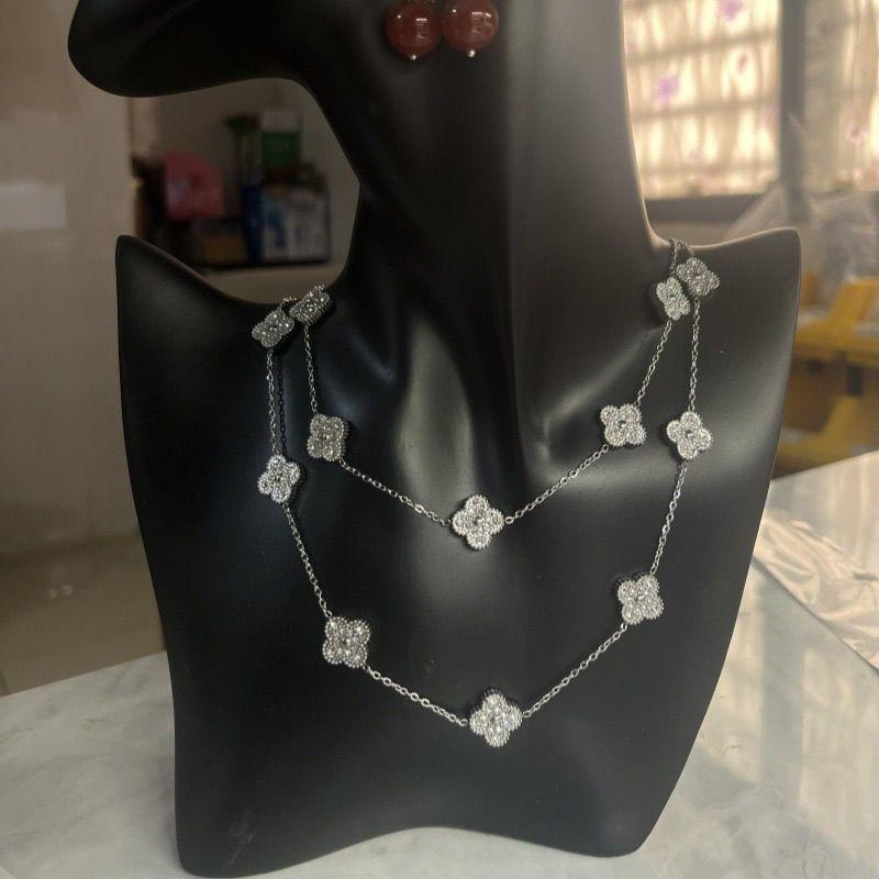 

Four-leaf Clover Long Necklace - Vintage Fashion Sweater Chain - Exquisite Valentine s Day New Year Gift 20 flowers срібний