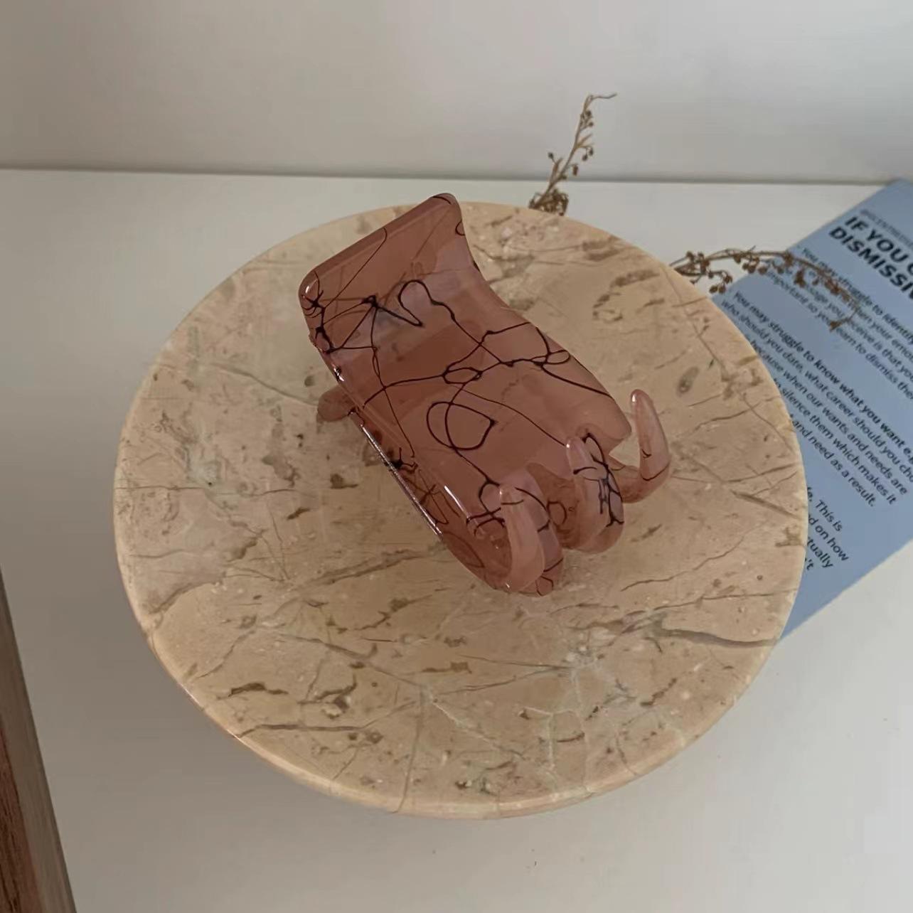 

1 шт. минималистичная линейная заколка для волос с мраморным узором в стиле old money, подходит для прически «полупучок» и для затылка.