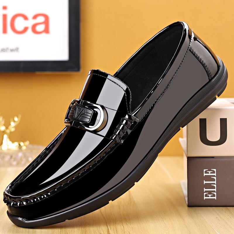 Fashion Slip-on Walking Flats Male Breathable Loafers New Men Casual Shoes Luxury Wedding Hollow Out Formal Dress Boat Shoes for Man