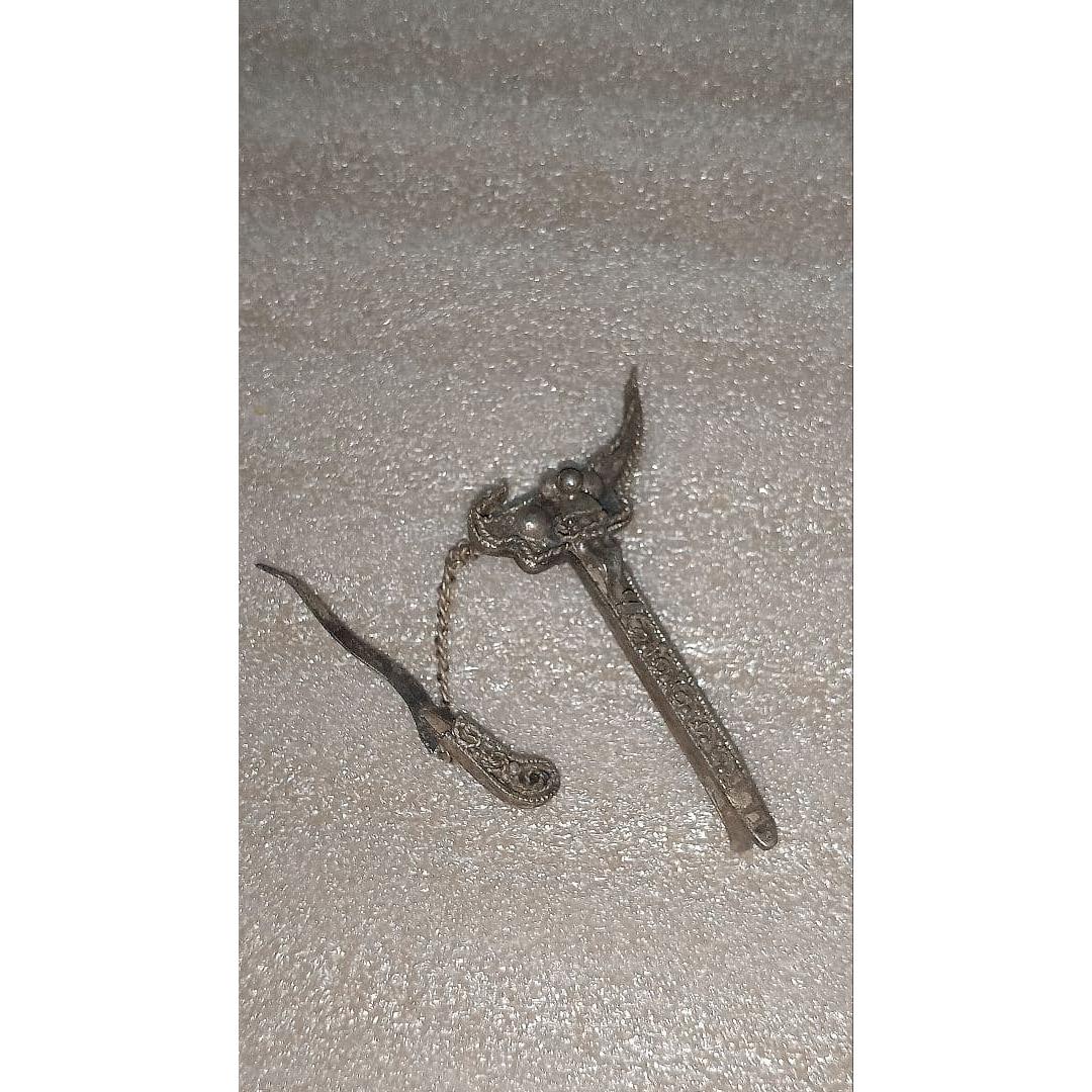 Used [Vintage] Indonesia [Dagger motif] Tie pin/clip
