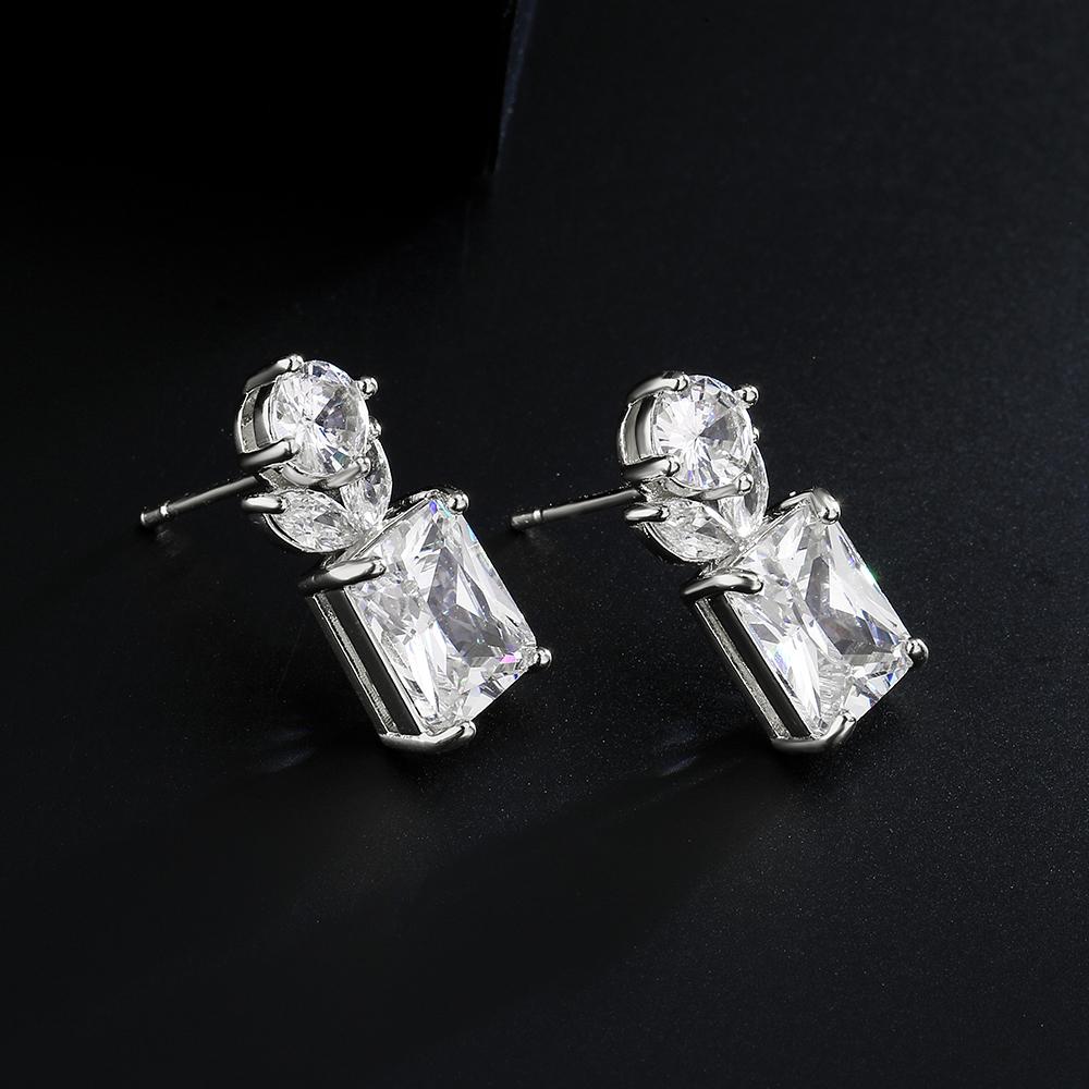

ZAKOL Exquisite Leaf Square Clear Cubic Zircon Stud Earring for Women Novel Charms Piercing Accessories Wedding Party Zircon