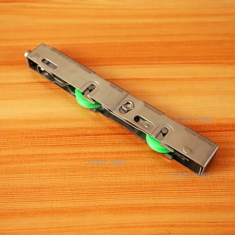 2pcs Old style sliding door pulley grounds Aluminum alloy 13x21 stainless steel silent bath sliding door