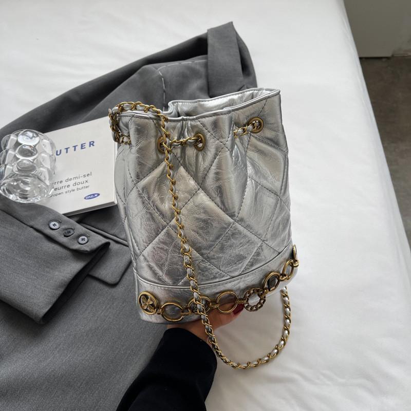 Stylish 2023 New Autumn Winter Small Fragrance Chain Bucket Bag For Women