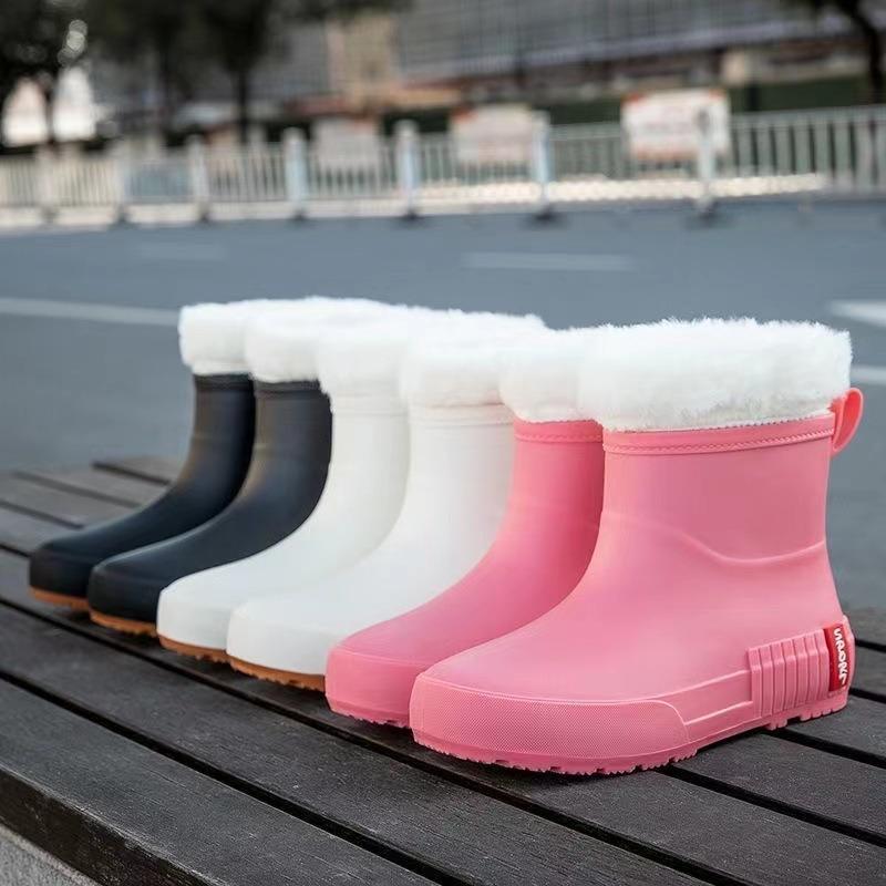 New Short Rain Shoes Women's Wear Flat-bottomed Non-slip Water Shoes Student Rubber Shoes Kitchen Work Short Water Boots