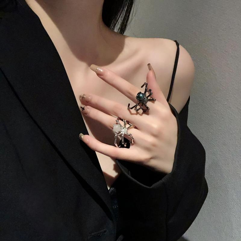 Ring For Women Gothic Punk Vintage Spider Ring Exaggeration Animal Finger Men's Adjust Hiphop Party Halloween Jewelry Decoration