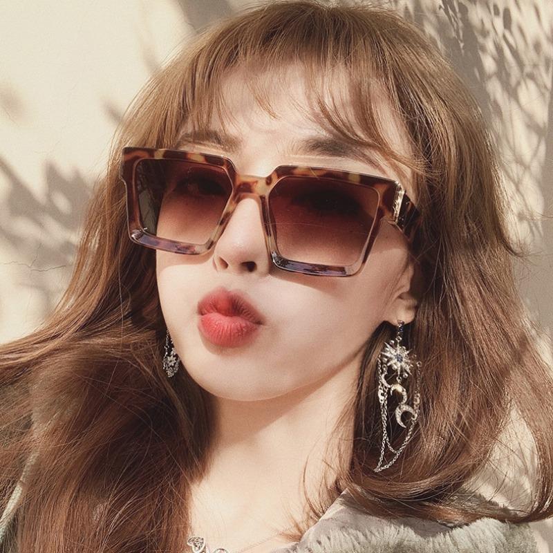 New Fashion Woman Brand Square Sunglasses Ladies Vintage Oversized Sun Glasses Female Big Frame Eyewear Uv400 Shades Glasses
