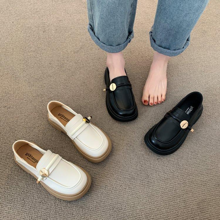 Low-heeled small leather shoes women's summer 2025 new soft-soled one-pedal lazy shoes versatile black commuter loafers