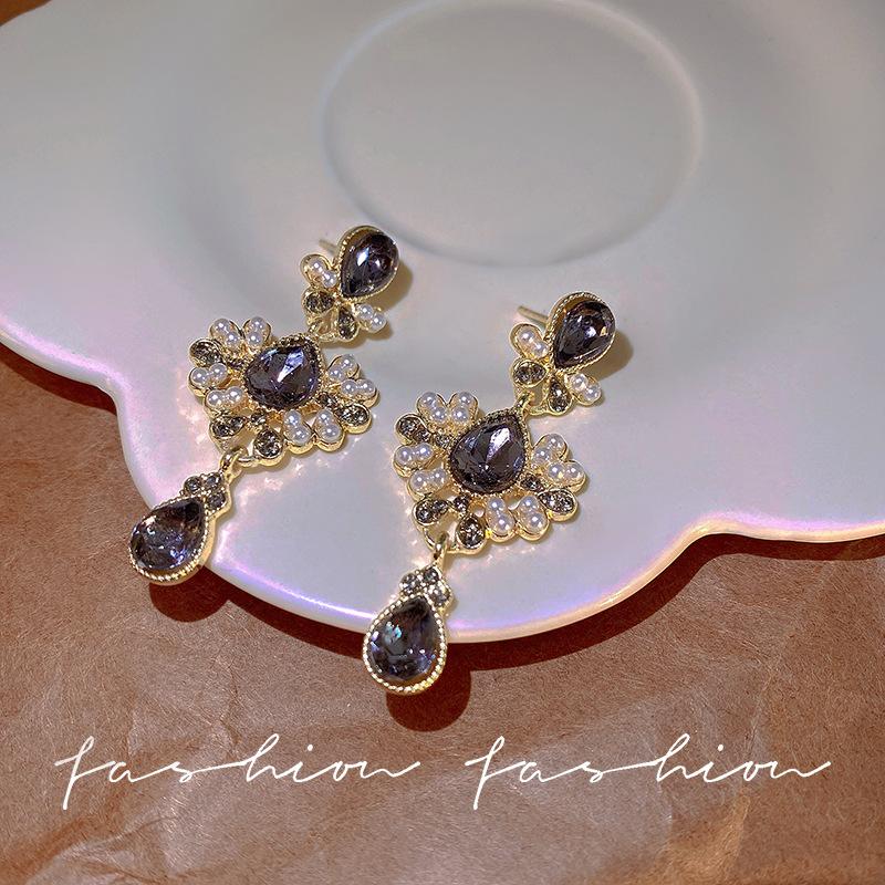 French Retro Court Style Pearl Earrings with Diamonds Long Stud Earrings Celebrity Ear Jewelry