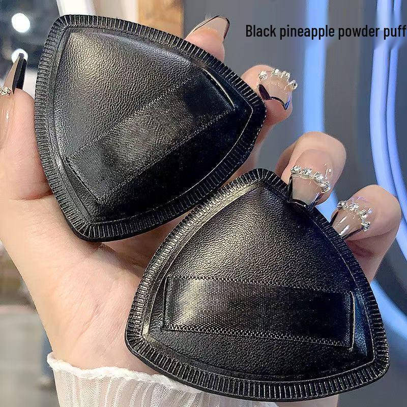 Black Pear Dual-Use Soft Triangle Puff: Non-Absorbing, Wet & Dry, Close-Fitting Foundation Setting