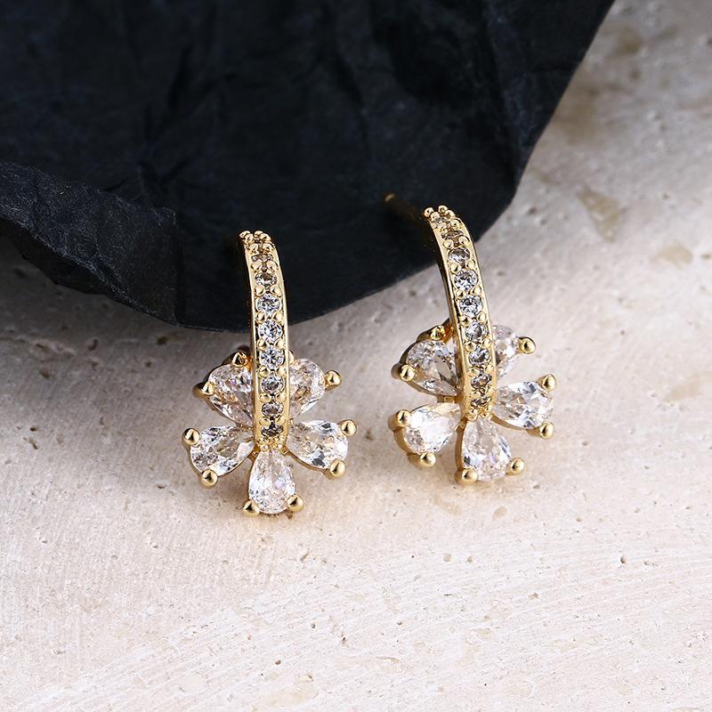Golden Gentle And Sweet Petal Zircon Stud Earrings, A Daifa Mori Niche Temperament Curved Hook Flower Earrings