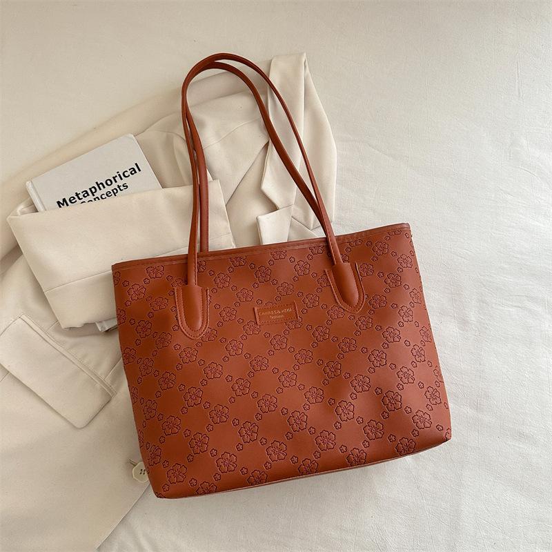 Fashion and popular spring women's 2025 new large-capacity tote bag fashionable shoulder underarm bag simple and versatile portable