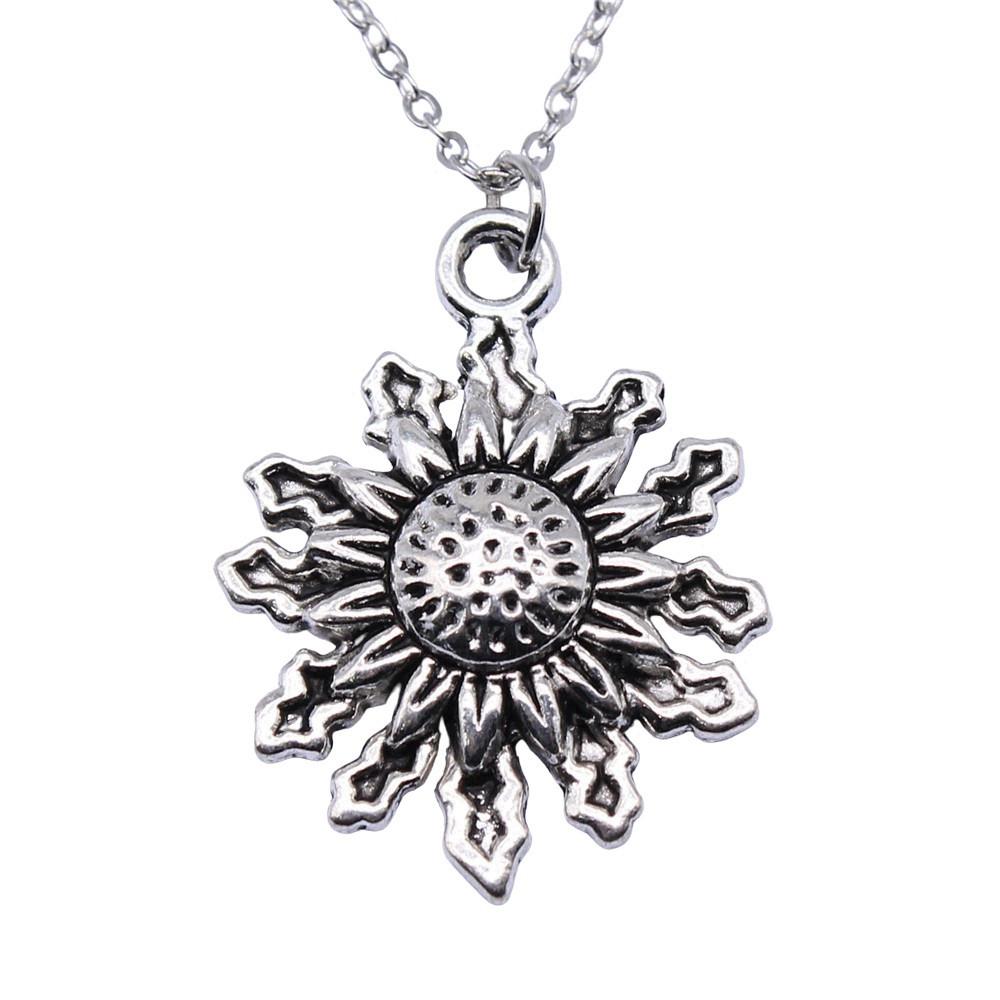 Hollow Star Moon Pendant Necklace Minimalist Geometric Jewelry 40cm Short Chain