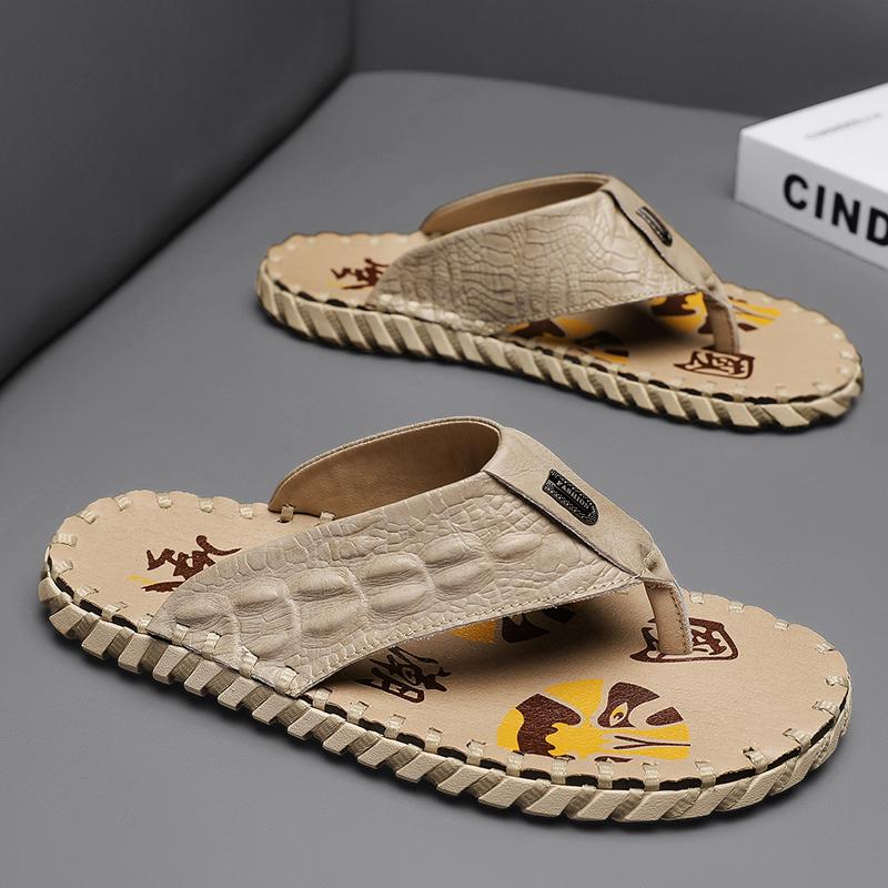 Fashion Summer Mens Leather Beach Flip Flops Summer New Arrival Flat Non-Slip Male Slippers Breathable Fashionable Male Walking Shoes